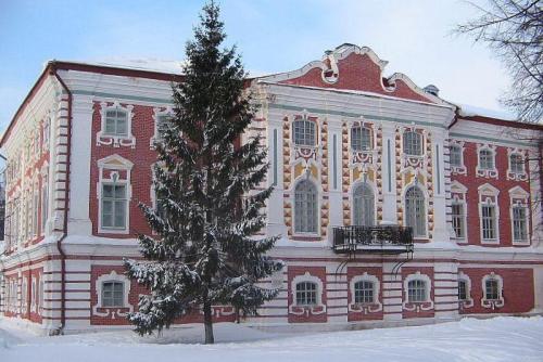 Сложно представить, но главный trendsetter в вологодской архитектуре XVIII в. — архиепископ Иосиф Золотой. Его покои — «высотка» в невиданные доселе 3 этажа и первое жилое здание в стиле барокко в Вологде Сложно представить, но главный trendsetter в вологодской архитектуре XVIII в. — архиепископ Иосиф Золотой. Его покои — «высотка» в невиданные доселе 3 этажа и первое жилое здание в стиле барокко в Вологде