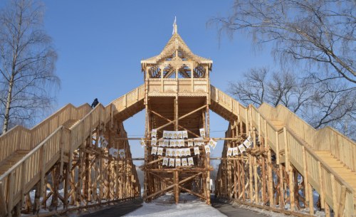 Масленичная горка в Вологде. Архитекторы: Светлана Попова-Знаменская, Антон Мякишев, конструкторы: Евгений Кабанов, Александр Федотовский. Фото: Светлана Попова-Знаменская