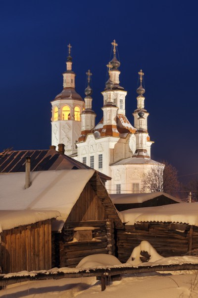 Тотьма, кажется, всегда держалась на пассионариях — начиная с мореходов XVIII в., и заканчивая энтузиастами картушного туризма. Входоиерусалимская церковь. Фото: Пётр Ушанов